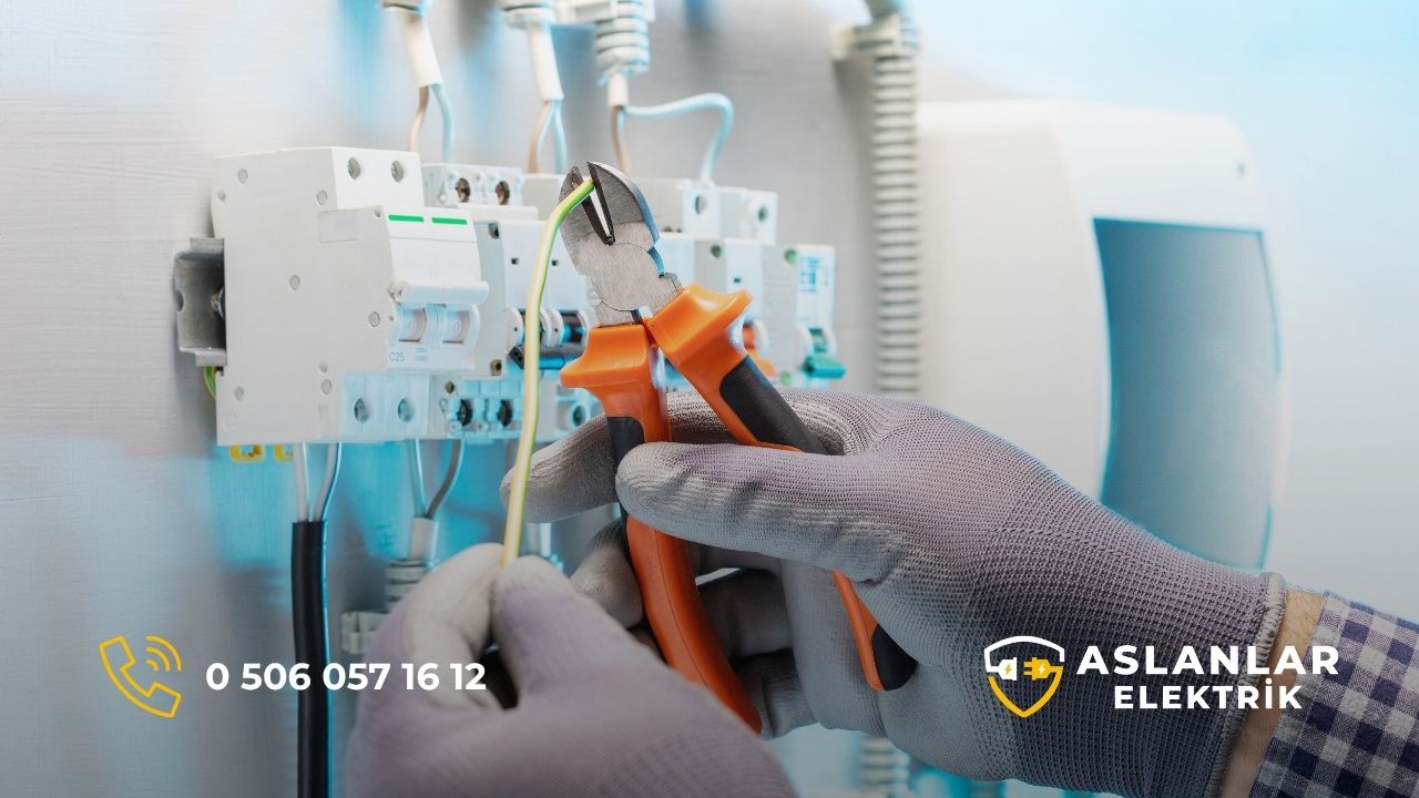 izmir elektrik arıza servisi çeşme elektrik arıza servisi çeşme elektrik servisi en iyi firma aslanlar elektrik avize montaj şofben tamir elektrik panosu kurulumu inşaat elektrikçiler 7/24 acil elektrik arıza servisi
