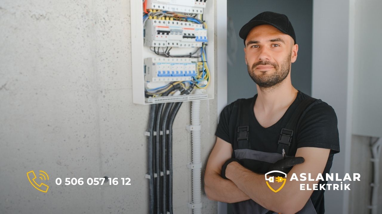 izmir çeşme elektrikçiler çeşme elektrik servisi en iyi firma aslanlar elektrik avize montaj şofben tamir elektrik panosu kurulumu inşaat elektrikçiler