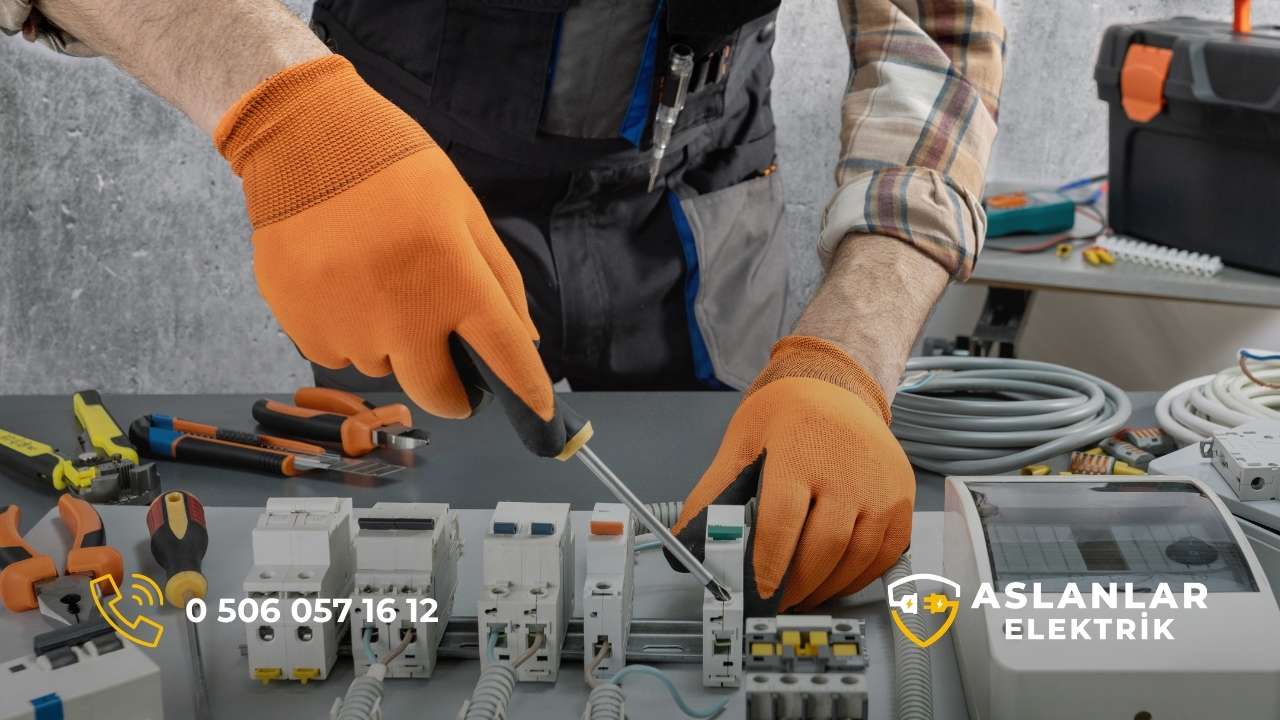 izmir mordoğan elektrikçiler mordoğan elektrik servisi en iyi firma aslanlar elektrik avize montaj şofben tamir elektrik panosu kurulumu inşaat elektrikçiler