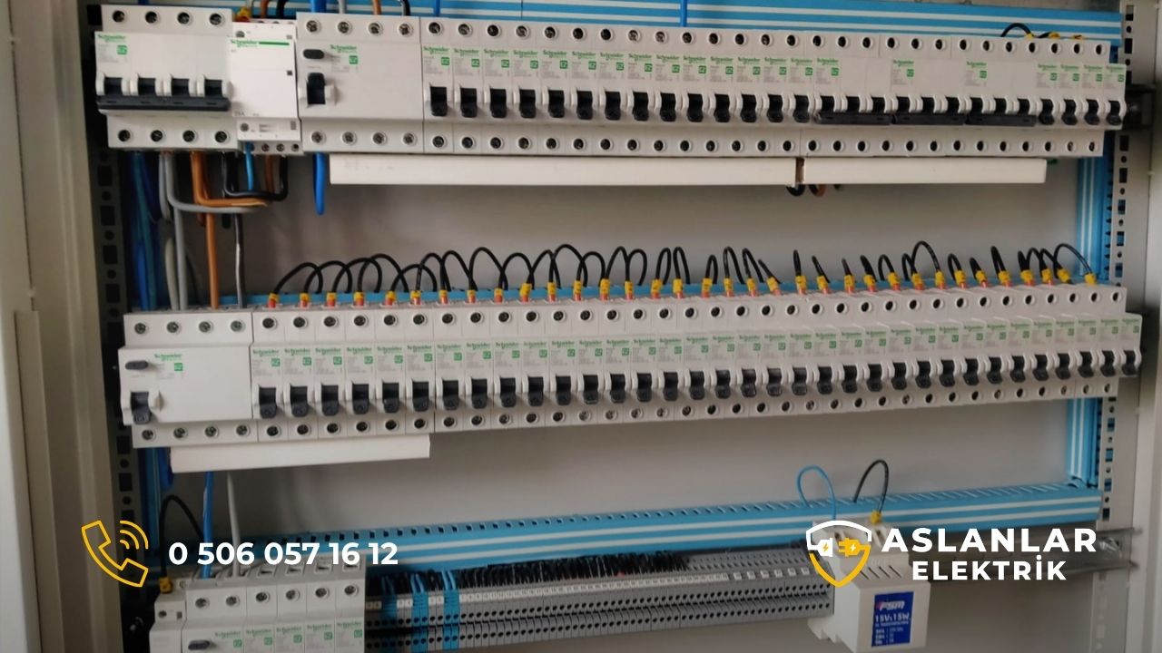 izmir pano kurulum ve montaj izmir çeşme pano kurulum ve montaj çeşme elektrik arıza servisi çeşme elektrik servisi en iyi firma aslanlar elektrik avize montaj şofben tamir elektrik panosu kurulumu inşaat elektrikçiler 7/24 acil elektrik arıza servisi